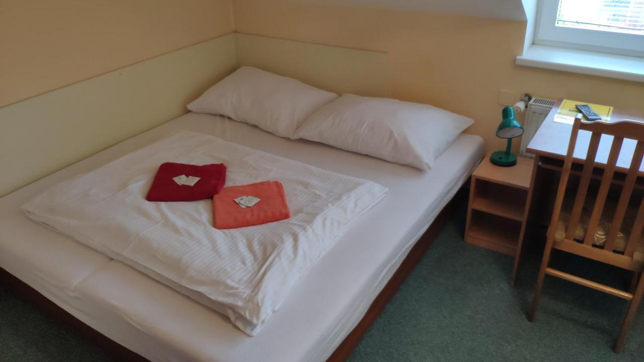 Pension & Restaurant Silma With Wellness Rychvald Екстер'єр фото