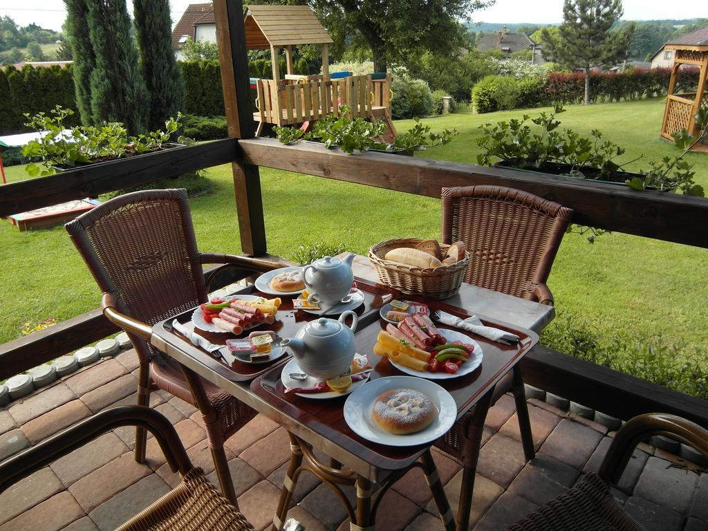 Pension & Restaurant Silma With Wellness Rychvald Екстер'єр фото