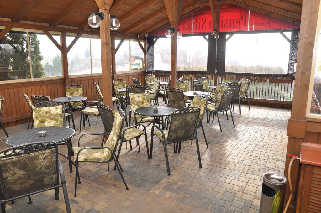 Pension & Restaurant Silma With Wellness Rychvald Екстер'єр фото