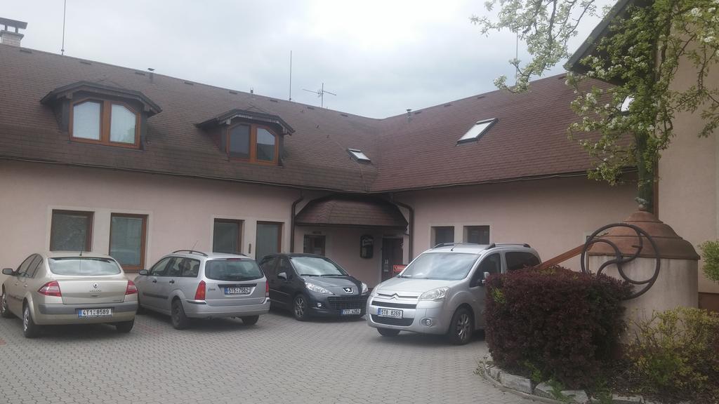 Pension & Restaurant Silma With Wellness Rychvald Екстер'єр фото