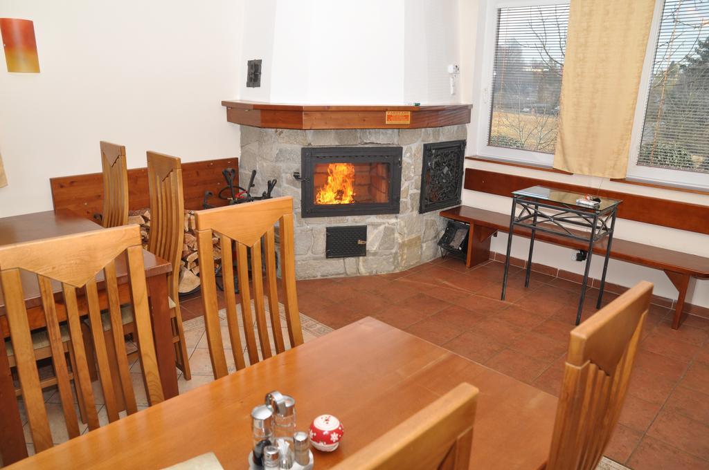 Pension & Restaurant Silma With Wellness Rychvald Екстер'єр фото