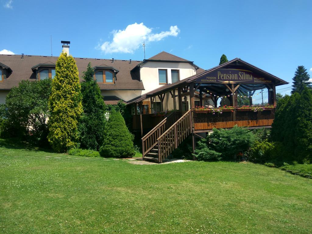 Pension & Restaurant Silma With Wellness Rychvald Екстер'єр фото