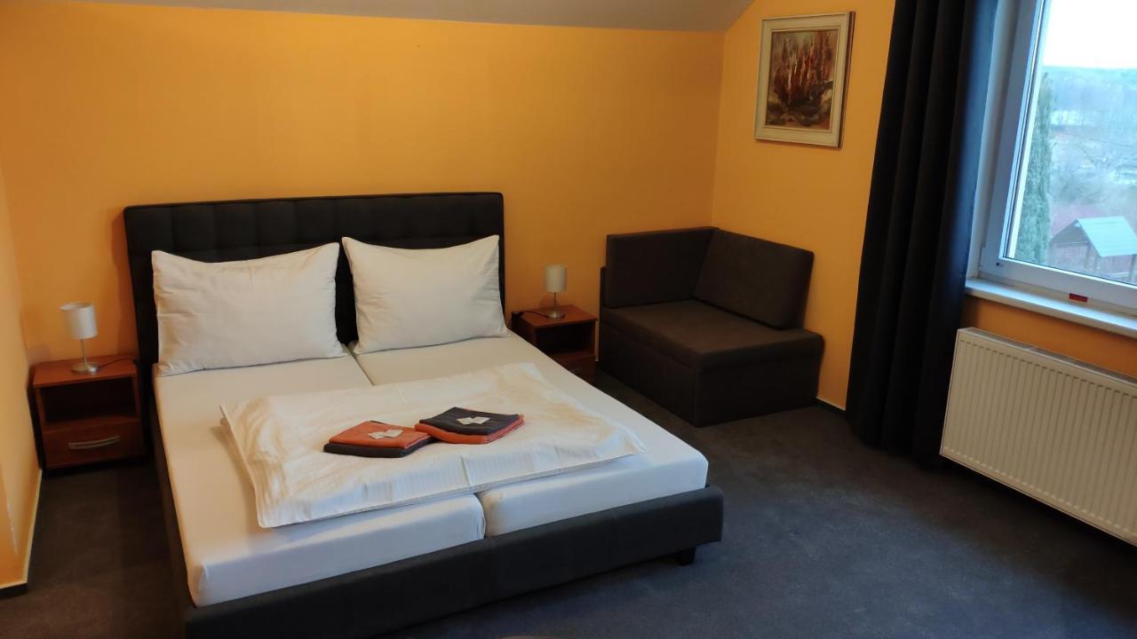 Pension & Restaurant Silma With Wellness Rychvald Екстер'єр фото